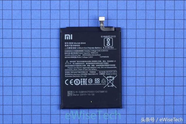 对比拆解--红米5 Plus、荣耀畅玩7X