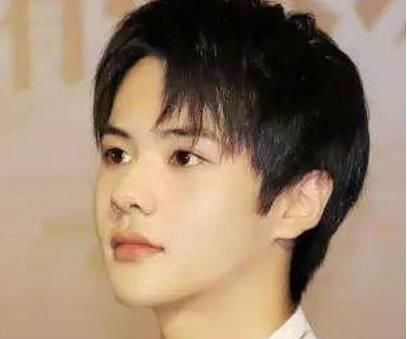 赵丽颖学习杨幂签约两位艺人,他们是否能成为