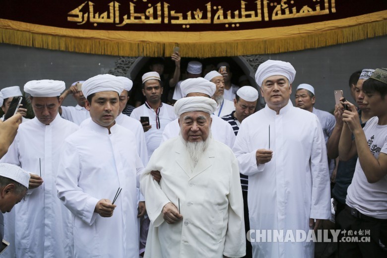 吃美食走亲戚 中国各地穆斯林欢度开斋节 吃美食走亲戚 中国各地穆斯林欢度开斋节