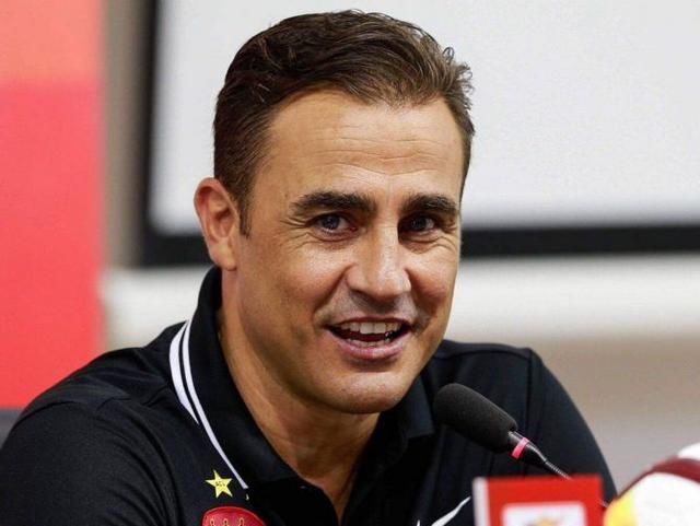 武磊迎2好消息!国足新帅1做法让球迷点赞,武磊