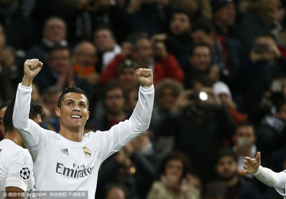 组图-c罗击掌j罗单手指天 红狼魔翼掩面称憾