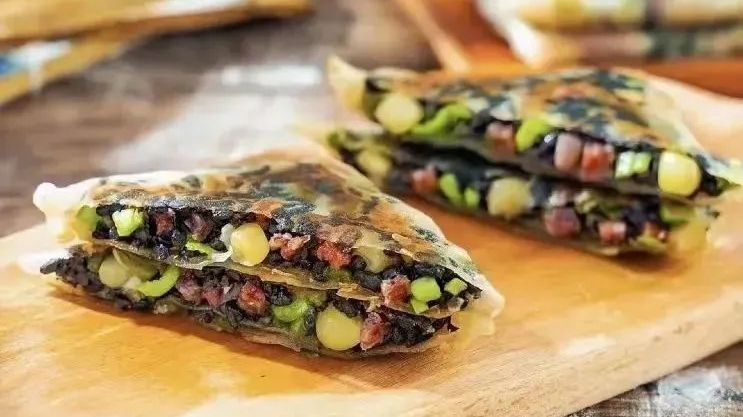「乌米豇豆饼」早餐界的黑色营养风暴，软软糯糯，鲜香美味~！