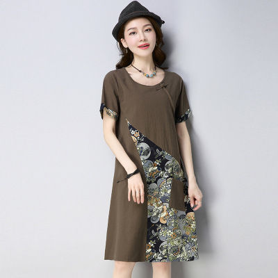 女人穿连衣裙不要配小白鞋,学学下面这些女人