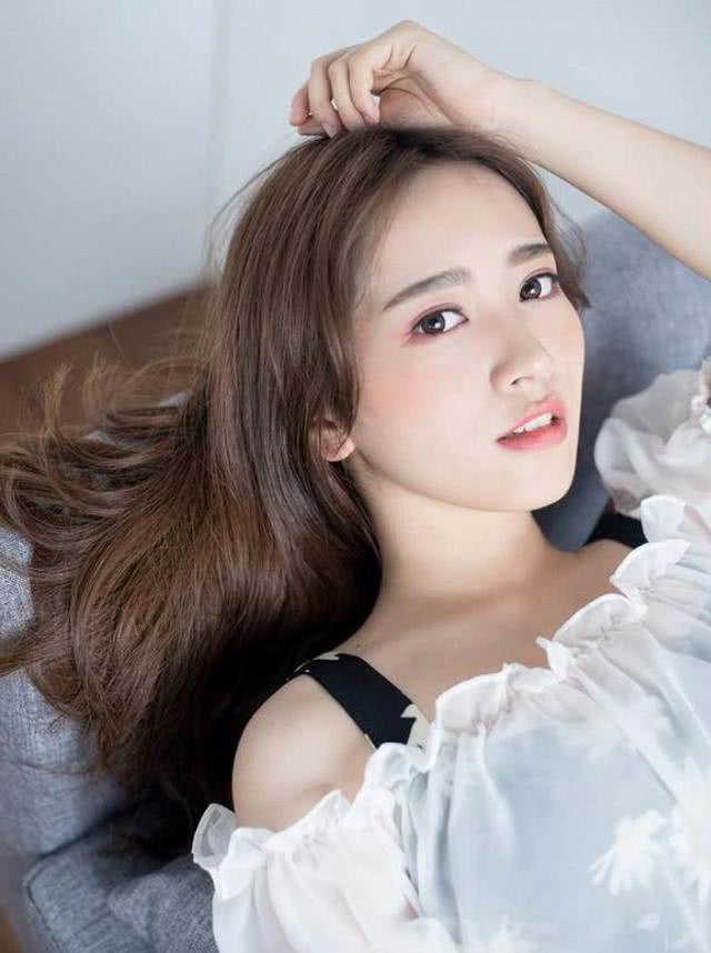 当一个女孩和你说晚安时,如何幽默回复?