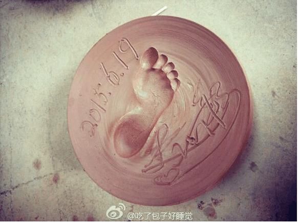 赵丽颖找到适合的高跟鞋了