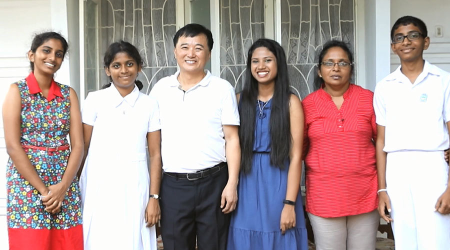 《赠人玫瑰 手有余香》 《赠人玫瑰 手有余香》