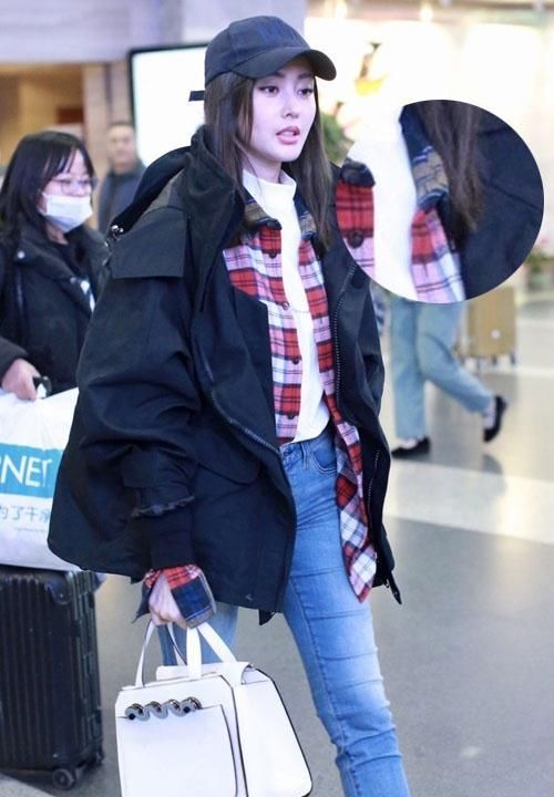 杨洋张天爱穿同件衬衫?连线头都一毛一样,网友