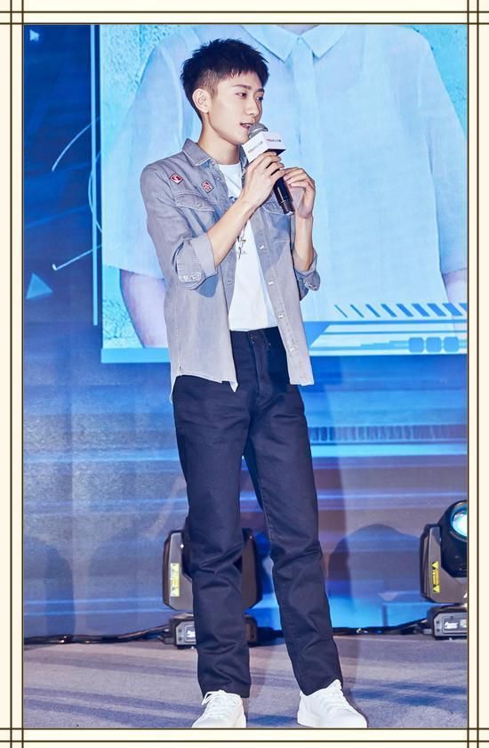 张一山身材,女人看了都怀疑人生,网友:简直就是行走的荷尔蒙!