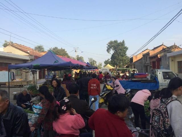 进城买房,就不能继承农村房屋,也不能重建新房