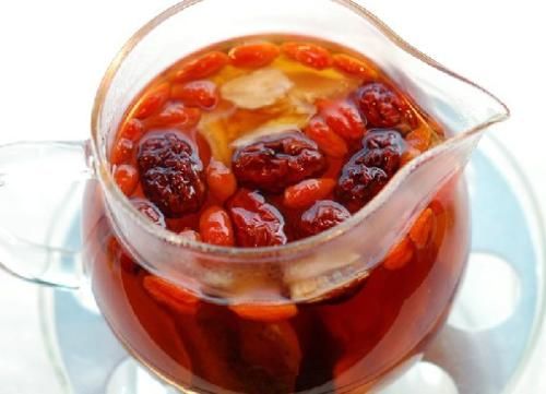 男人可以喝枸杞红枣水吗?不仅能补肾,还能延年