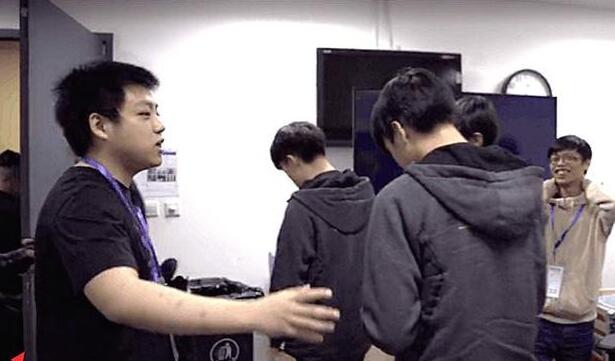 没百亿资产想玩俱乐部?走近LPL各队土豪老板