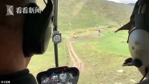 视频|观光直升机迫降侧摔 游客先问飞行员:你没事吧
