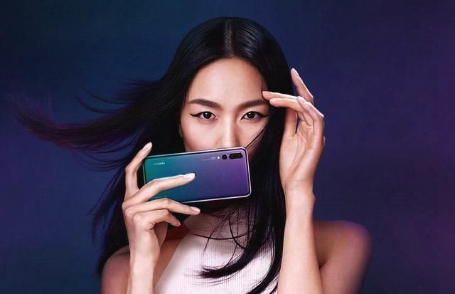 华为新手机今晚发布,一堆酷炫黑科技压倒苹果