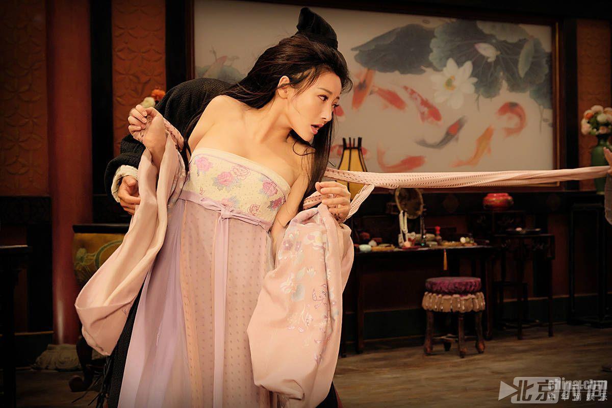 柳岩又一禁忌片即将爆出, 网友: 燃爆了, 不输三级!