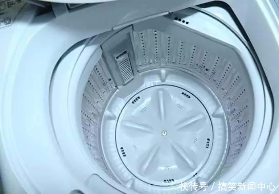 洗衣机要定期清洗,一包小苏打粉+白醋就能清洁