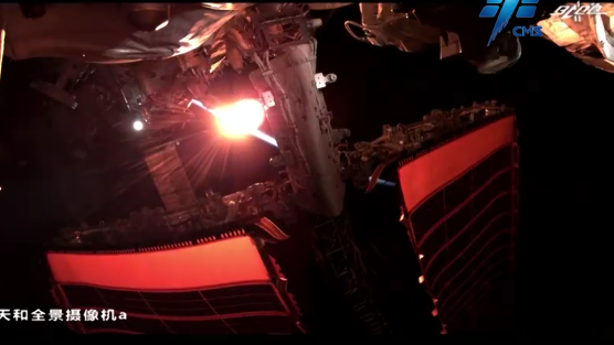 中国空间站陪你迎来2022！第一视角看美丽地球