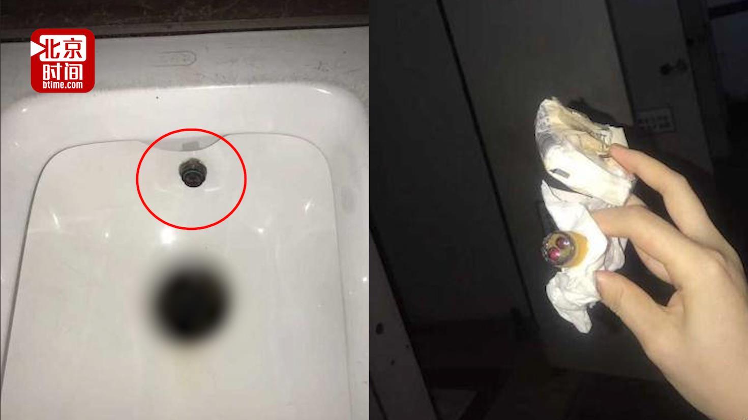 据爆料,事发公厕位于南宁市古城路上,系爆料人朋友上女厕所时所发现