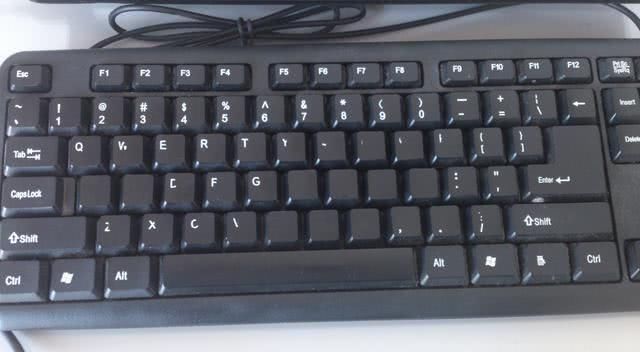 骨灰级的程序员,键盘磨损有多厉害!