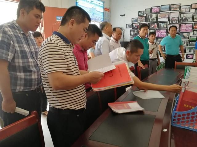 琼中县组织领导干部外出考察取经 助力脱贫摘
