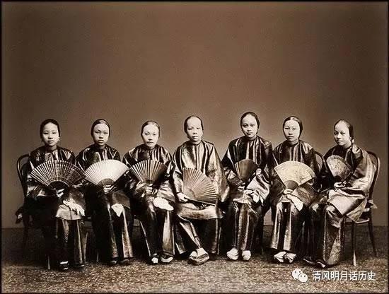 中国古代女人珍贵老照片:宫中女子，城里贵妇，出嫁女人