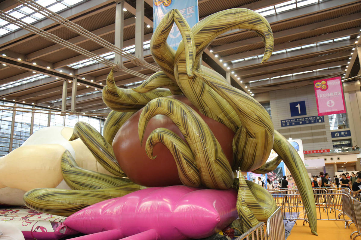 图为巴蒂娃娃充气城堡。