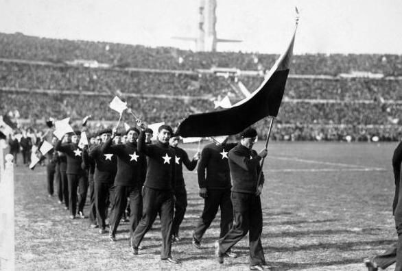 获得过世界杯冠军的八个国家,第一个冠军是乌