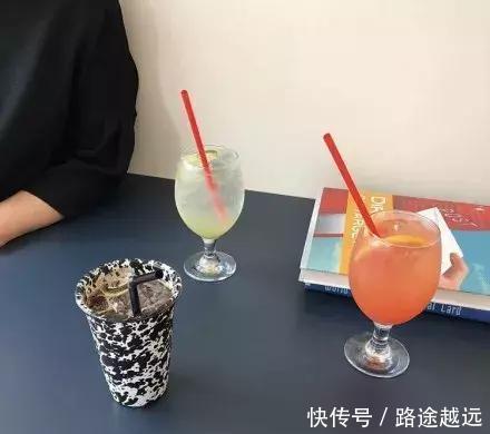 朋友圈背景图|几乎不主动找人聊天