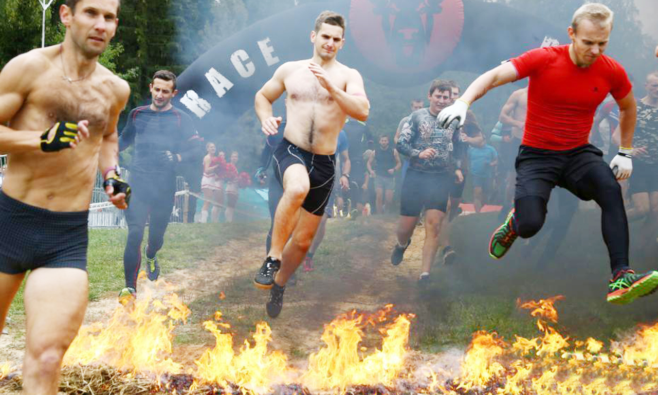 当地时间9月17日，白俄罗斯Logoisk，Bison Race障碍极限赛跑运动在当地举行。面对火海与泥潭，选手们的各种表现也是一道风景。