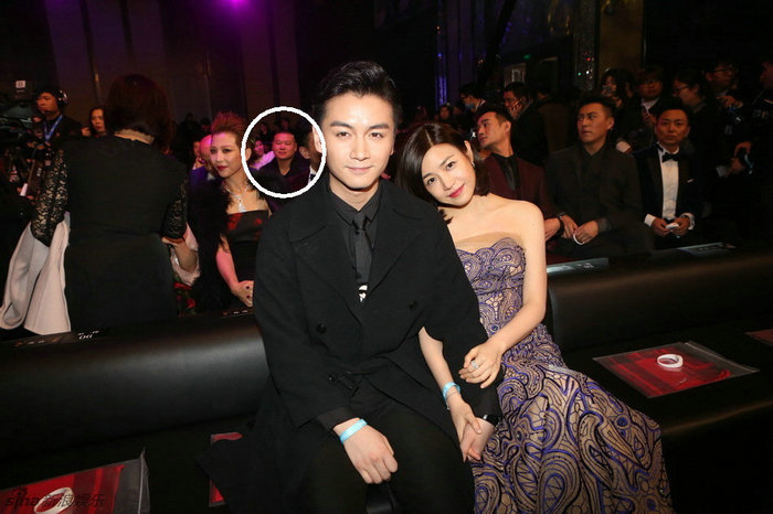 微博之夜周星驰张柏芝朱茵同场 却被背景抢了