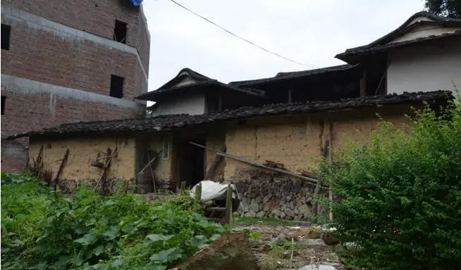 时至今日,长坑乡多被外地人视为安溪县电信诈骗的典型地区.