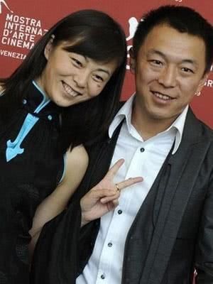 黄渤女儿近照曝光,论长相只服黄渤,一家三口都