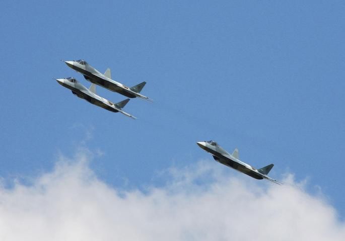 军事: 世界先进战机排名表上, 歼-20的排名让人