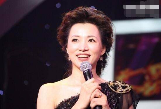 丑哭!董卿 丑哭!董卿