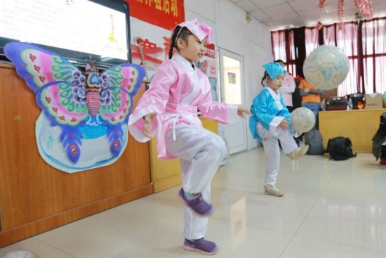 “子衿学堂”识清明