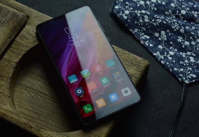 vivo X21与小米MIX2S全面屏之争:屏占比即正义