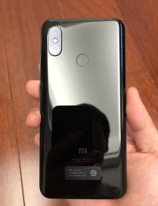 雷军小米8上手体验:aod熄屏显示+光学防抖,恐