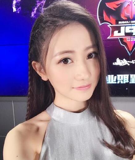 王者荣耀美女解说吉尼GINI个人资料及微博私照介绍 王者荣耀美女解说吉尼GINI个人资料及微博私照介绍