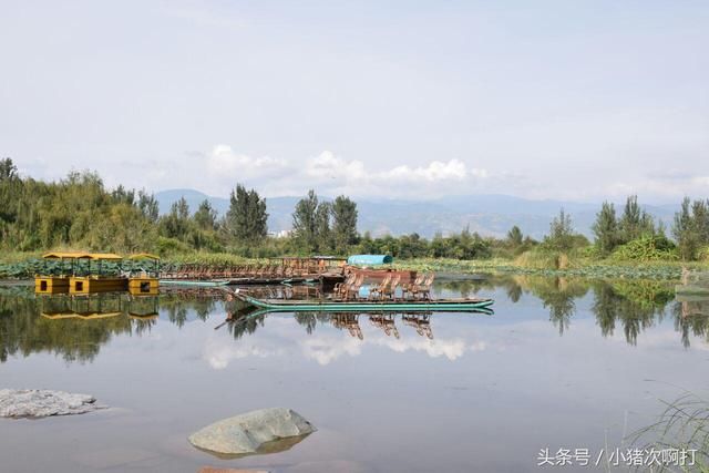 邛海又名邛池,位於西昌市東南市郊,邛海盛產魚蝦,是有名的天然漁場