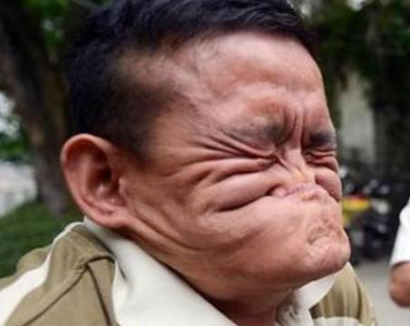 下面的这位小伙子,长的面目狰狞.大家看着是不是就觉得很可怕.