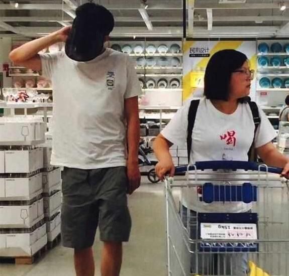 网瘾少年林更新直播时忘记关麦传出王丽坤声