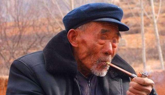 老人家中现溥仪御赐宝刀, 专家强烈建议上交, 婉