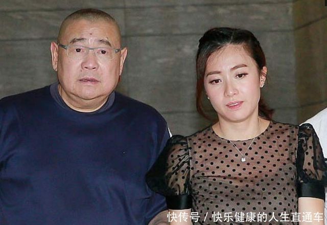 38岁甘比和孩子近照曝光,原来刘銮雄面对的是