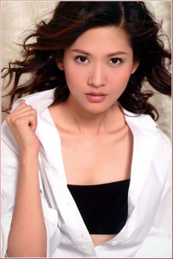 和冯小刚"夜宿门"被老公赶出门, 今40岁风韵犹存无人娶!