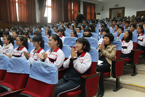 石家庄第六中学举行法治进校园手抄报大赛颁奖仪式