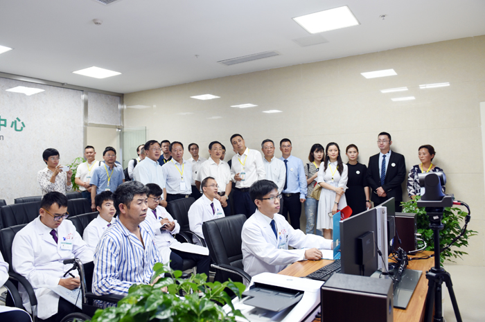 我县四川大学华西医院区域联盟中心医院揭牌