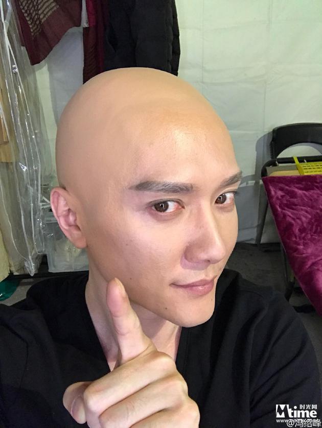 冯绍峰晒《西游记:女儿国》唐僧光头造型 冯绍峰晒《西游记:女儿国》唐僧光头造型