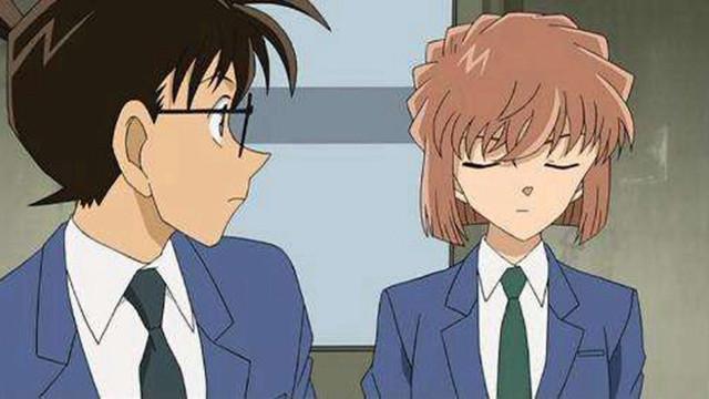 名侦探柯南:最尴尬的3个细节,半年900个案件,毛