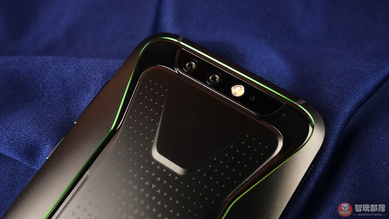 黑鲨游戏手机图赏:性能赶超小米MIX2S,外观堪