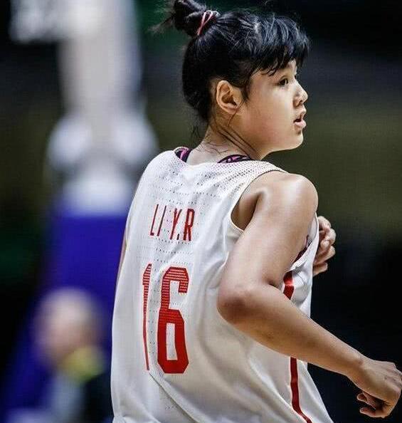 中国女篮高颜值女神前五?99小将入围,第一曾受
