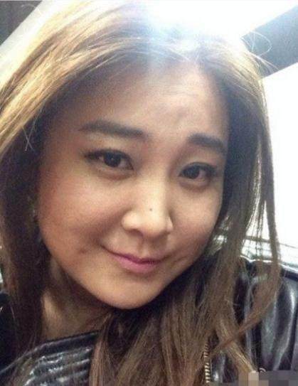 贾玲爆照减肥成功,这颜值和身材不输一线女星